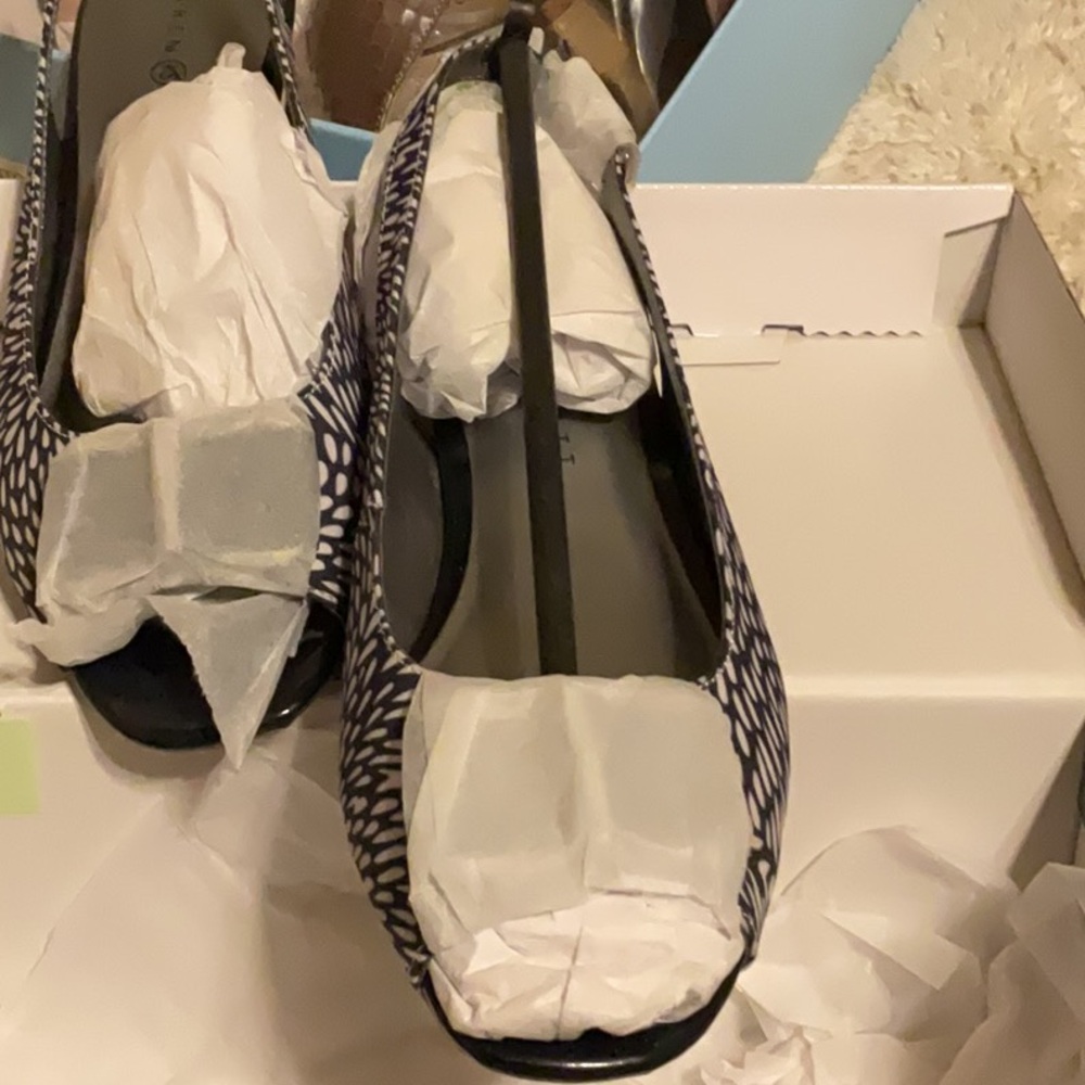 Stylish Black and White Women's Flats